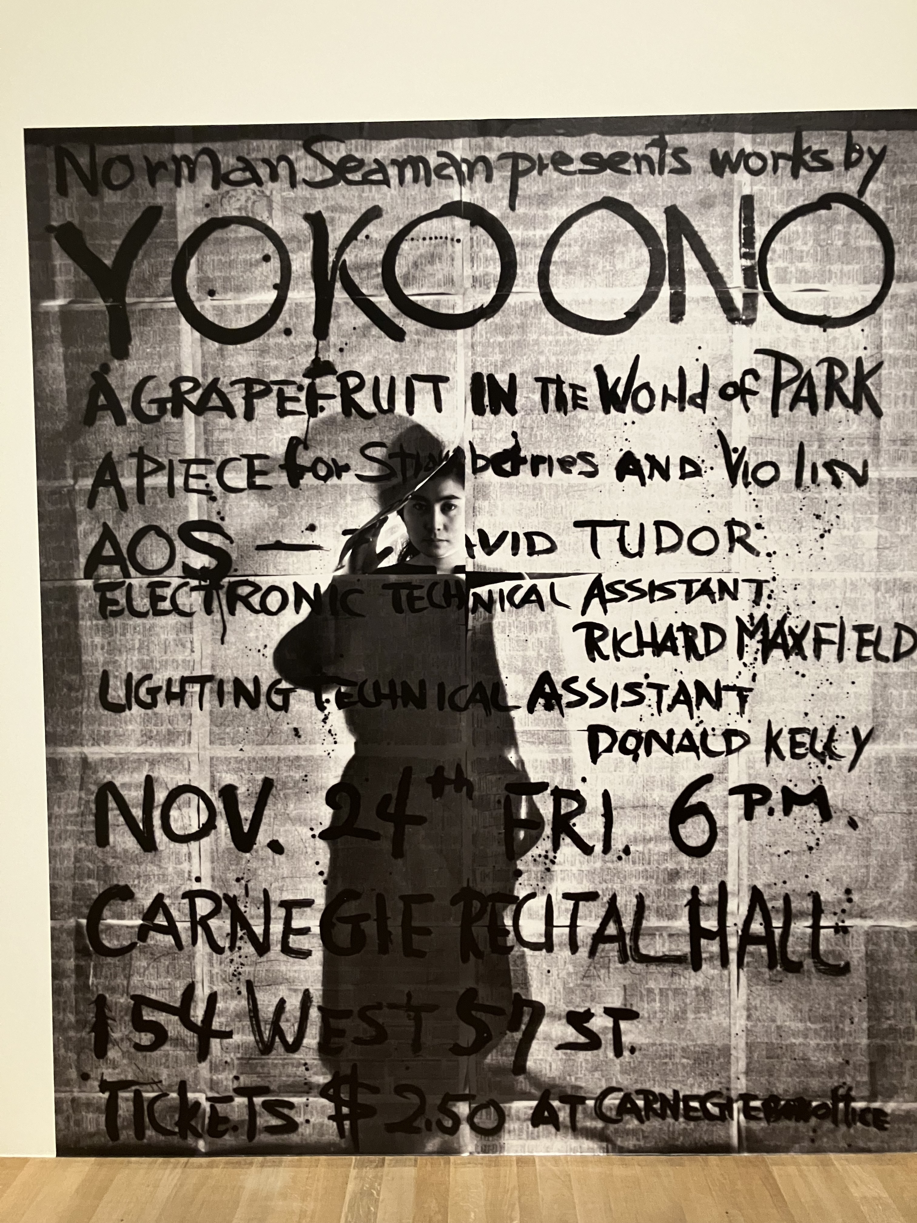 Agn&egrave;s visite l'expo Yoko Ono &agrave; Londres
