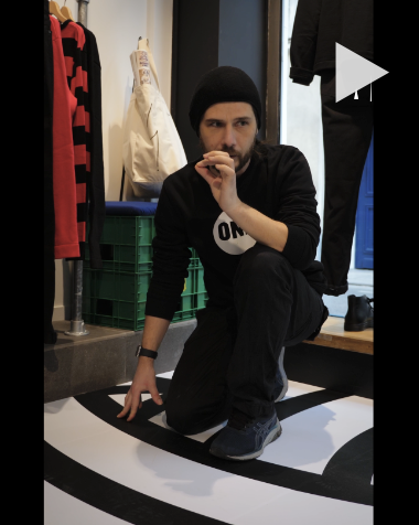 Jordane Saget chez agn&egrave;s b. rue du Jour